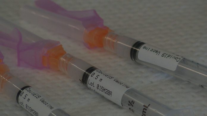 Huntsville doctor says people who've recently had coronavirus should wait to get vaccine