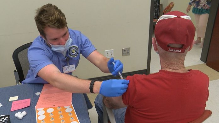 University of Alabama in Huntsville nursing students get crash course during the pandemic